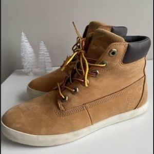 BRAND NEW TIMBERLAND BOOTS